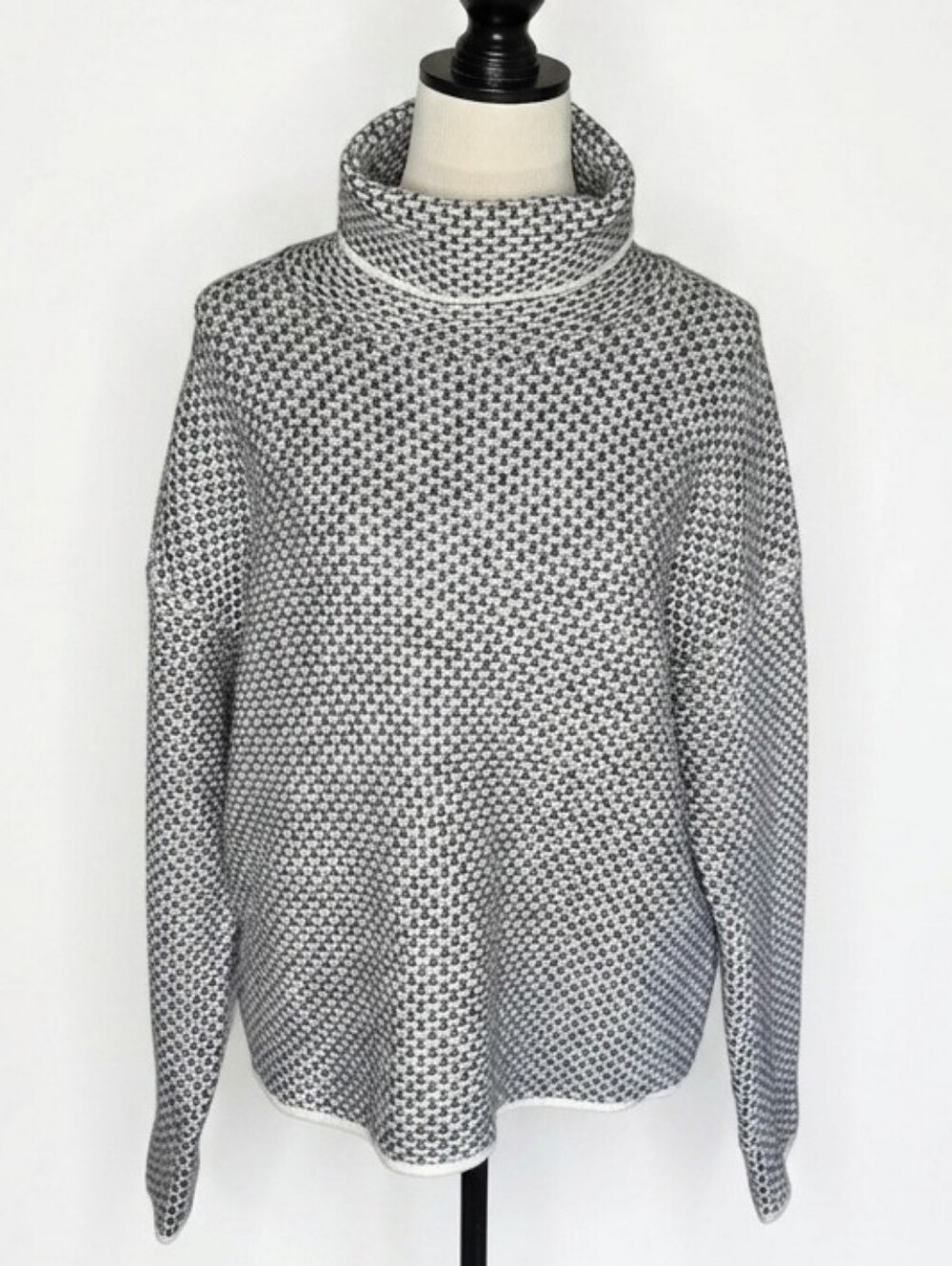 Christian Siriano Turtleneck Sweater Women's Size Medium
